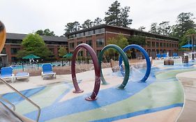 Williamsburg Woodlands Hotel & Suites, An Official Colonial Williamsburg Hotel